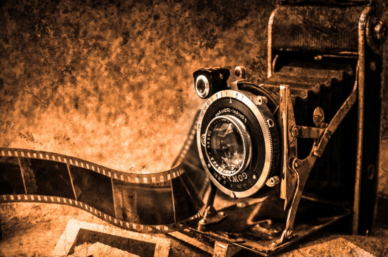 photographe-ESPARRON-min_light-wood-night-camera-photography-vintage-1245236-pxhere.com